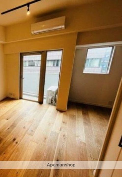 オーパスホームズ八丁堀の居間