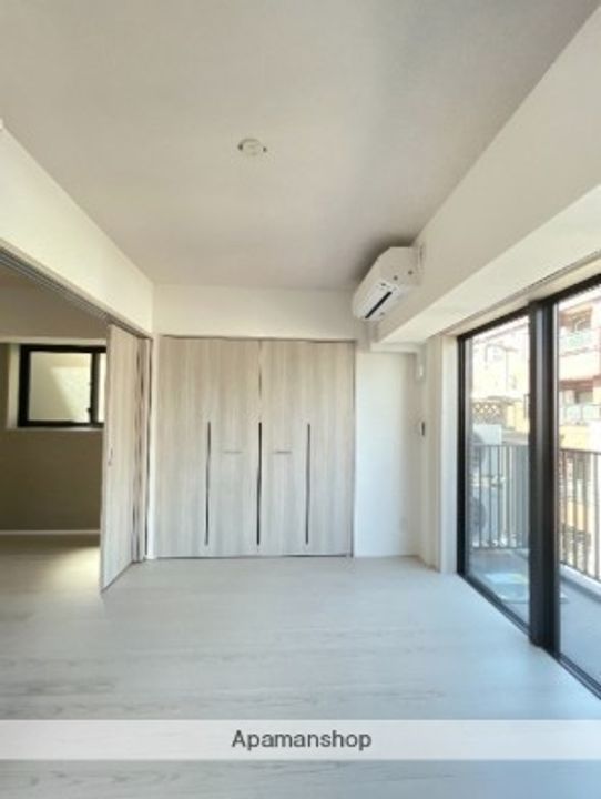 東京都台東区浅草5丁目の賃貸マンションの居間