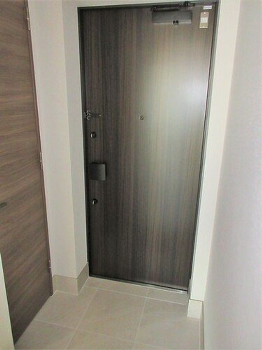 プラウドタワー平井の玄関