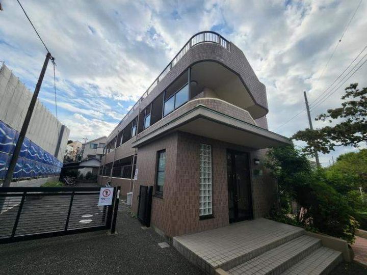 リヴェール石川台の外観