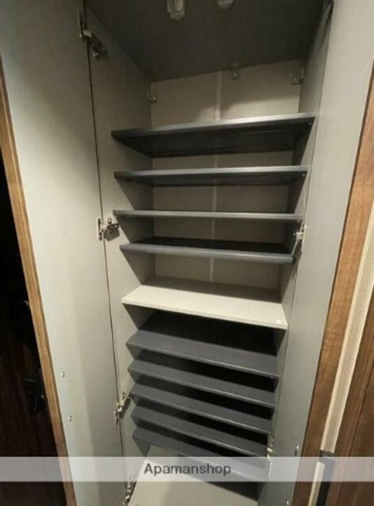 グランレスト文京茗荷谷の玄関