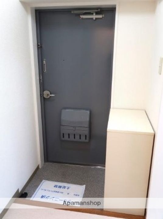 御田八幡ビル604の玄関