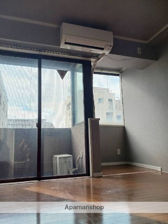 東京都大田区西蒲田7丁目の賃貸マンションの居間