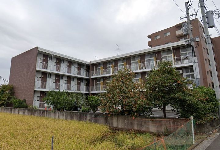 レオパレスグランパルク小柳205の外観