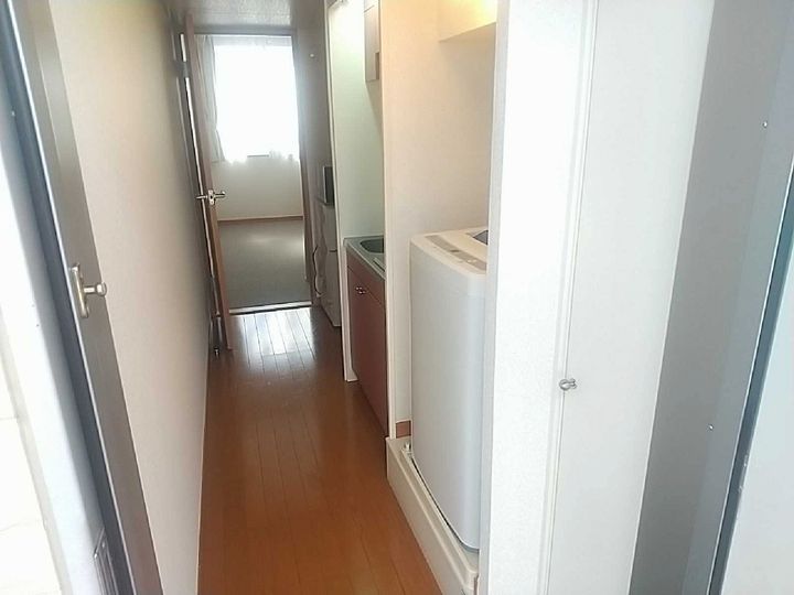 レオパレスハーモニー204の玄関