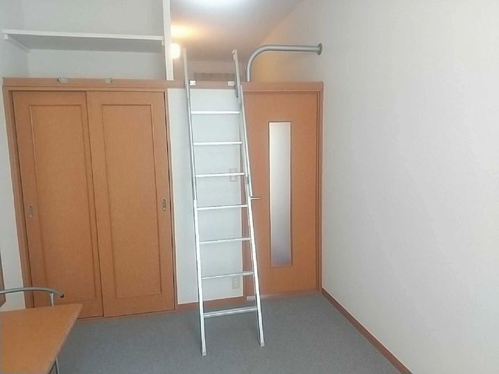 レオパレスハーモニー204の居間