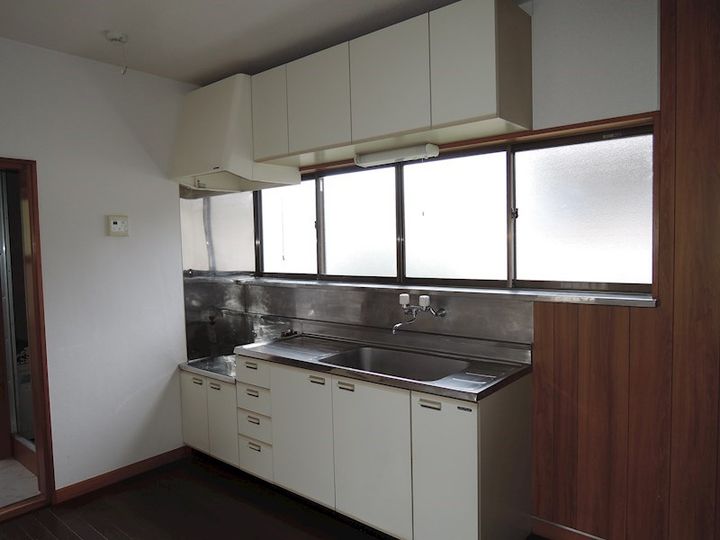 神奈川県川崎市多摩区菅北浦4丁目の賃貸アパートのキッチン