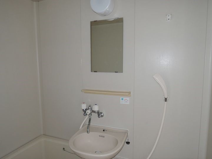 神奈川県川崎市多摩区菅北浦4丁目の賃貸アパートの風呂