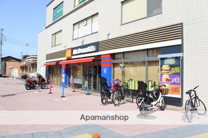 コスモス202の周辺