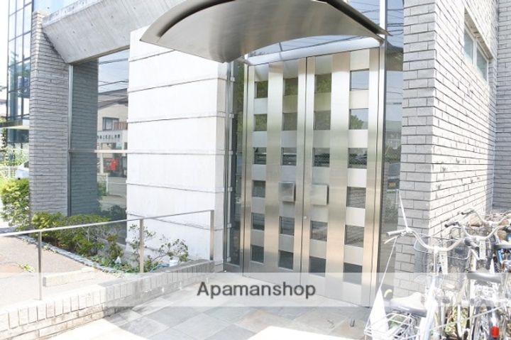 東京都調布市多摩川1丁目の賃貸マンション2Fの外観