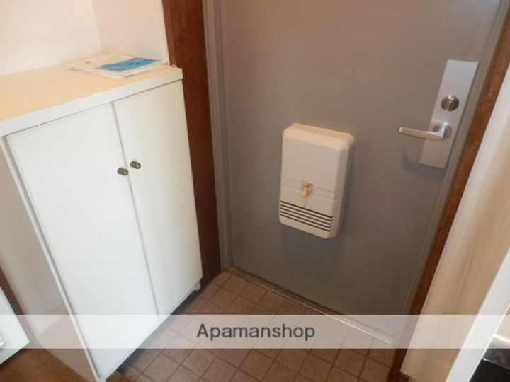 東京都調布市多摩川3丁目の賃貸マンション106の玄関