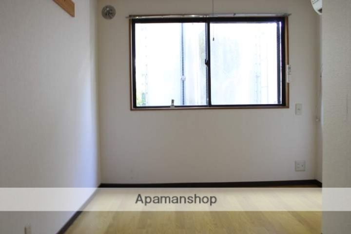 トマトビル101の居間