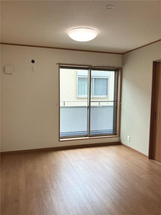 サンライズ登戸IIIの居間