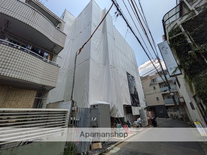 東京都調布市多摩川5丁目の賃貸マンション301の外観