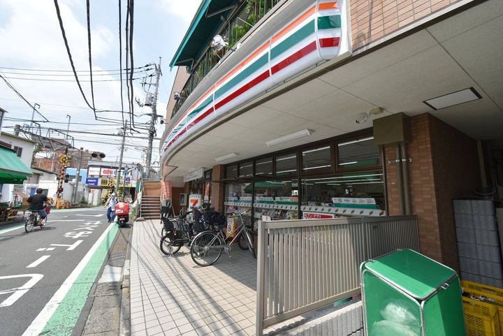 ファミーユ柴崎の周辺