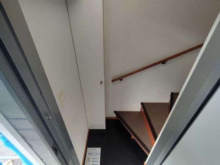 レオパレスプロテクシオンの玄関