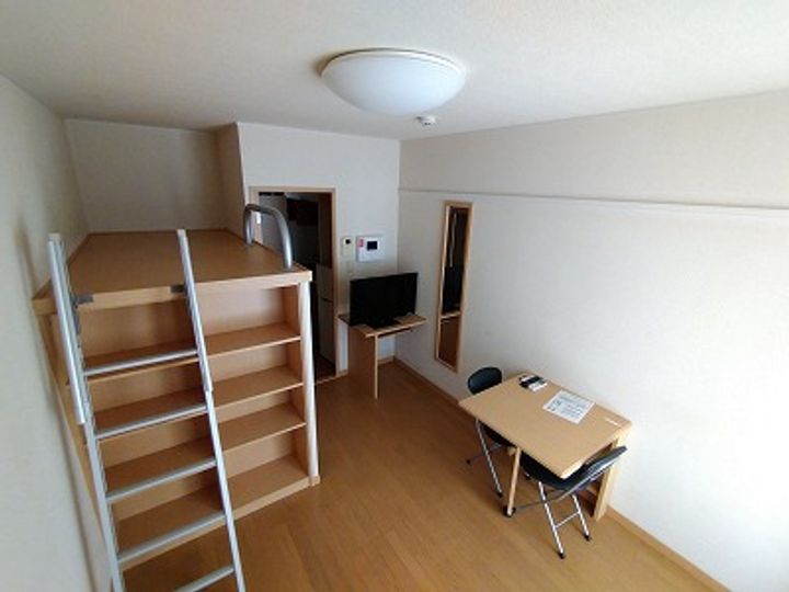 レオパレスアクセス登戸の居間