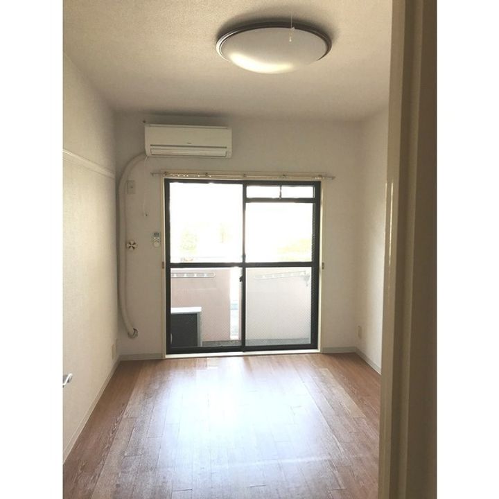 アーバン・ドヌールのその他画像