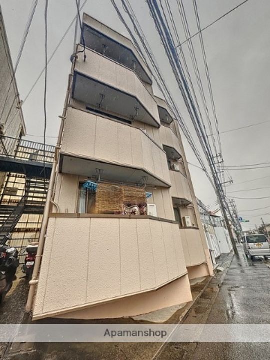 シャンヴォールIZUMIの外観