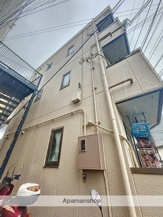 シャンヴォールIZUMIの外観