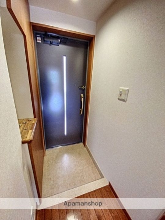 神奈川県川崎市宮前区小台2丁目の賃貸マンションの玄関
