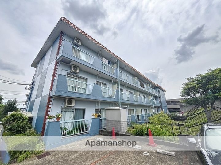 千草台谷本マンションの外観