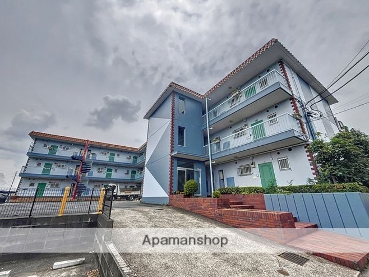 千草台谷本マンションの外観