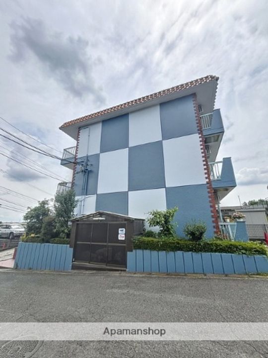 千草台谷本マンションの外観