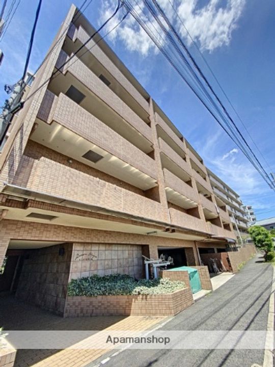 ルミエール市ヶ尾の外観