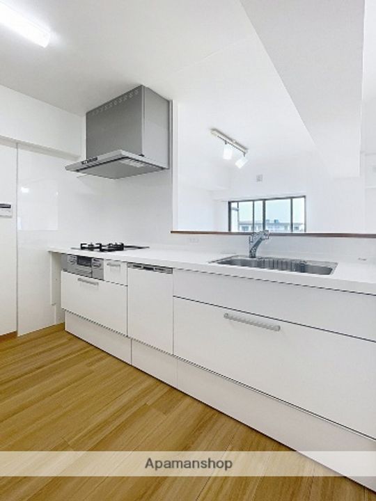 神奈川県川崎市宮前区小台1丁目の賃貸マンション402のキッチン
