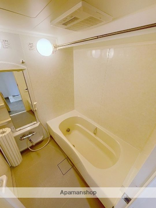 神奈川県川崎市宮前区小台1丁目の賃貸マンション402の風呂