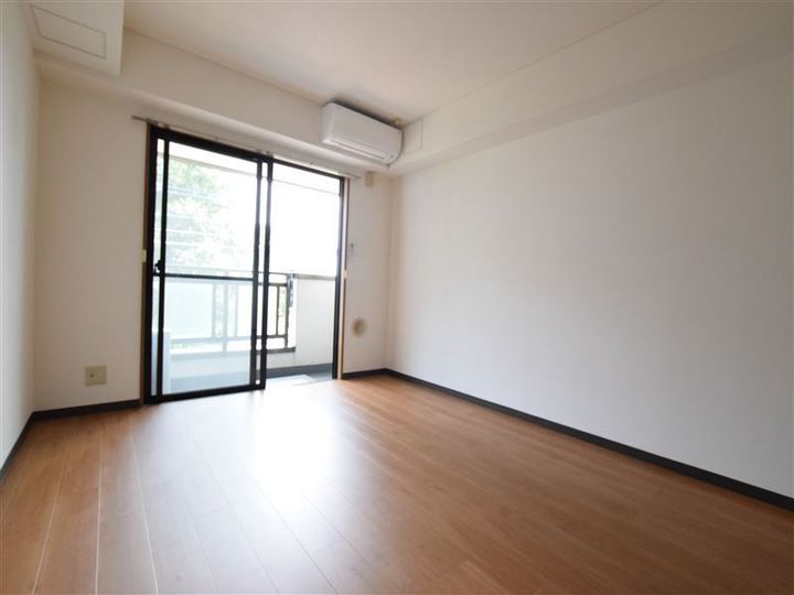 グリーンSAGAMIの居間