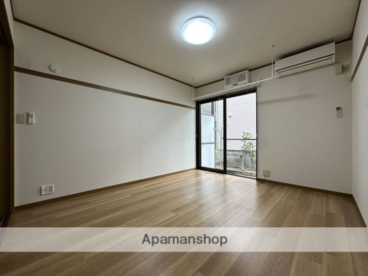 セイフウハイツ102の居間