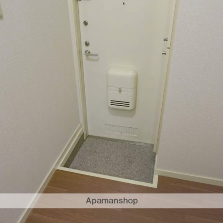 クローブハウスの玄関