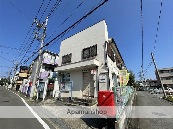 キャトルグランシャの周辺