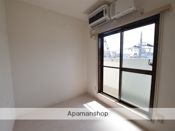 東建ニューハイツ東林間405の居間