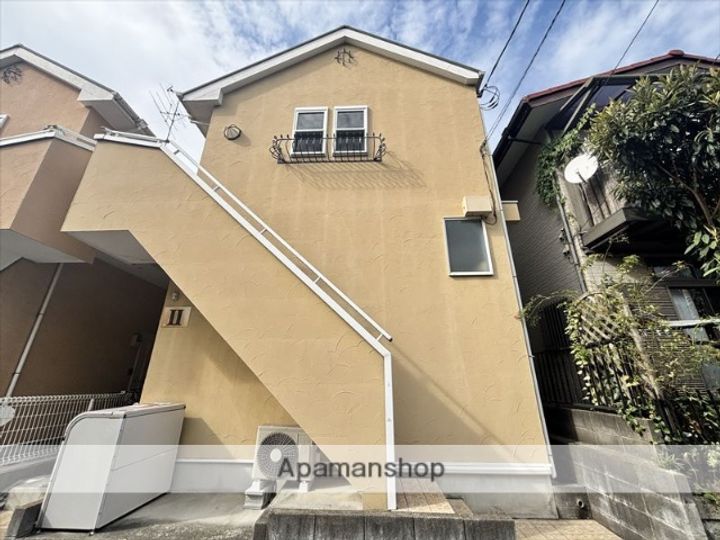 ロッシェル北里Ⅱ号棟の外観