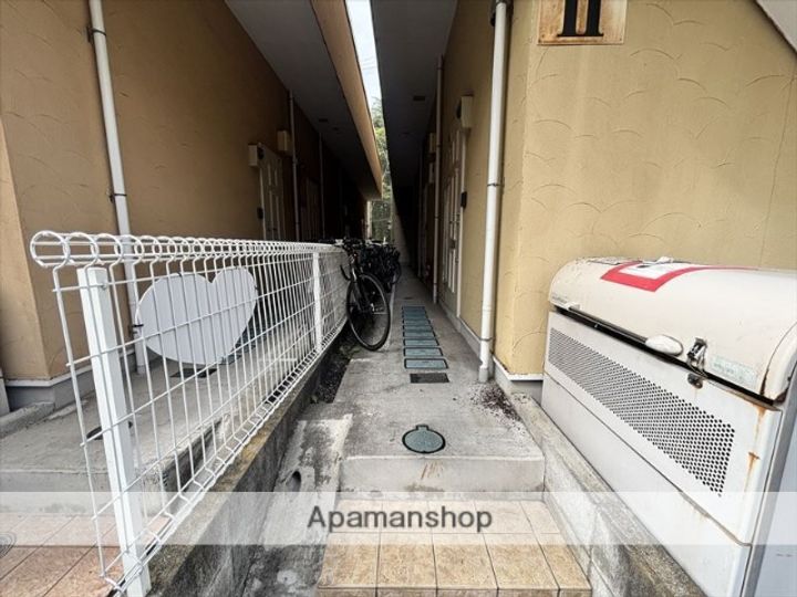 ロッシェル北里Ⅱ号棟の外観