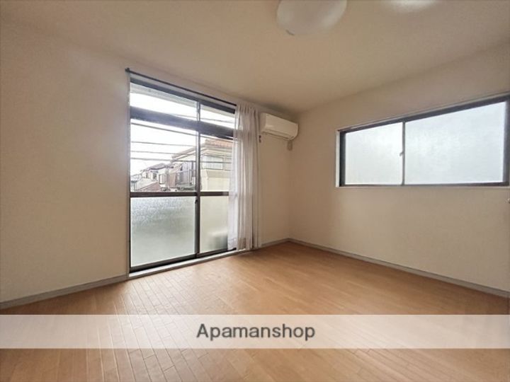 東京都町田市南大谷5丁目の賃貸アパートの居間