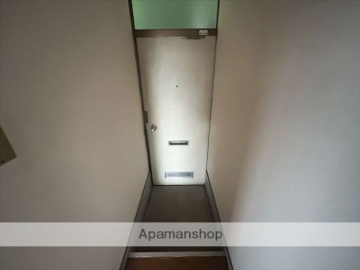 東京都町田市南大谷5丁目の賃貸アパートの玄関