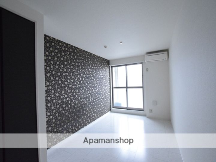 神奈川県大和市林間2丁目の賃貸アパートの居間