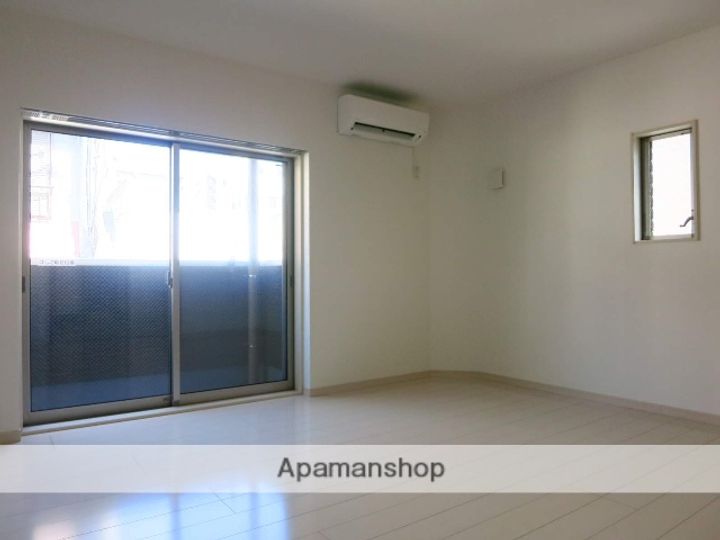 神奈川県大和市西鶴間1丁目の賃貸アパートの居間