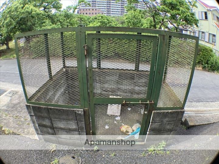 神奈川県大和市下鶴間の賃貸アパートの外観