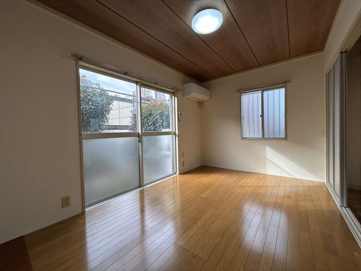 リリーズハウス相模大野102の居間