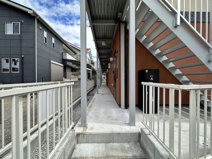 神奈川県相模原市南区磯部の賃貸アパート102の外観