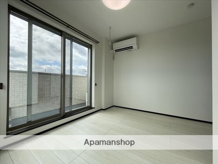 CALM VILLAGE301の居間