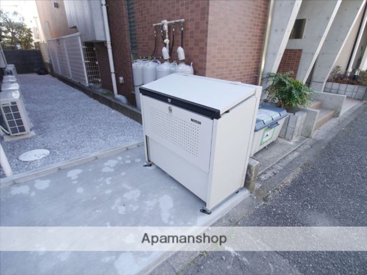 神奈川県相模原市中央区鹿沼台1丁目の賃貸アパート205の外観
