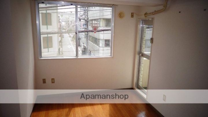 東京都町田市原町田3丁目の賃貸マンションの居間