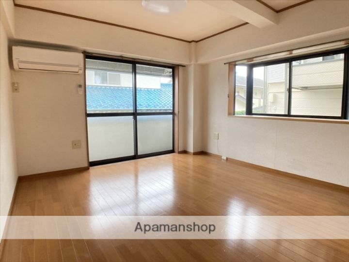 ハイツTOSHIの居間