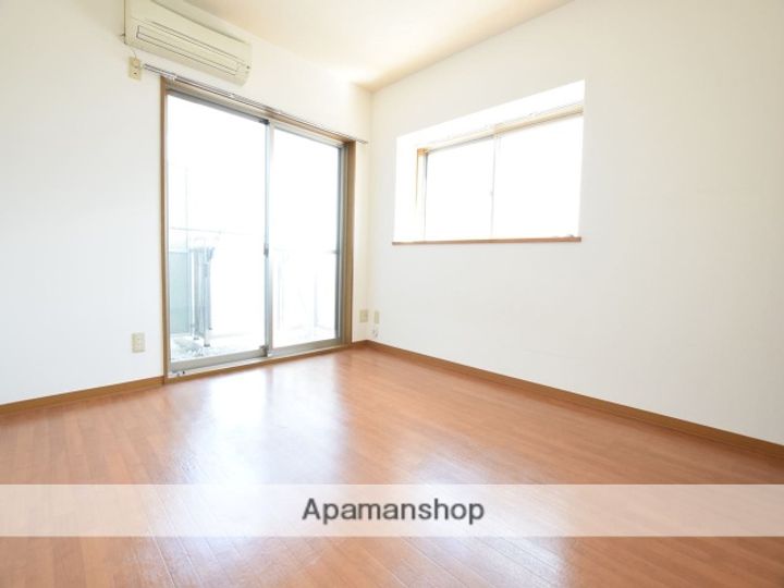 神奈川県相模原市中央区矢部3丁目の賃貸マンションの居間